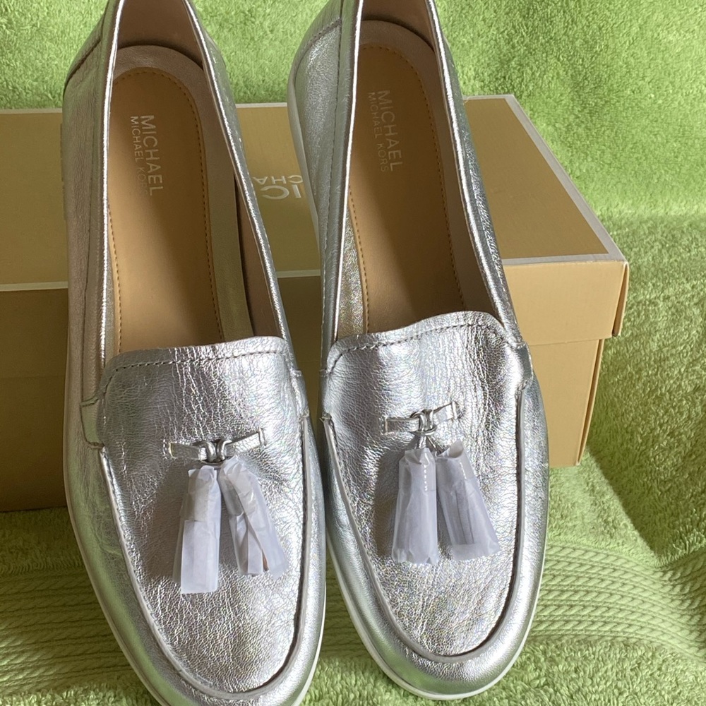 Very stylish silver MK Moc